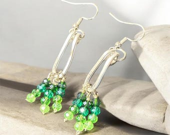 Brincos pendentes com efeito degradê verde