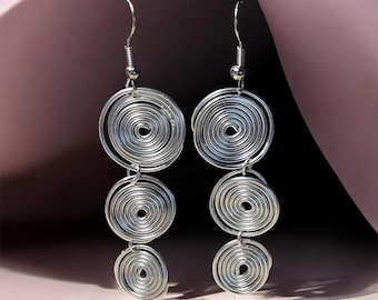 Brincos retrô em espiral