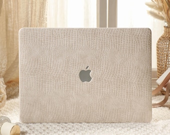 Cream Beige Croc Custom Leather MacBook Case with Gold Foil Name, Laptop Sleeve for MacBook Neo Air 13/15 & Pro 14/16, M5 M4 M3 M2