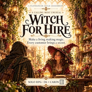 Pode incluir: Um jogo de RPG solo intitulado Witch for Hire com um dado de seis faces e cartas. A capa mostra uma pessoa de capa escura de frente para alguém com um chapéu de bruxa vermelho em uma loja cheia de frascos brilhantes e vegetação.