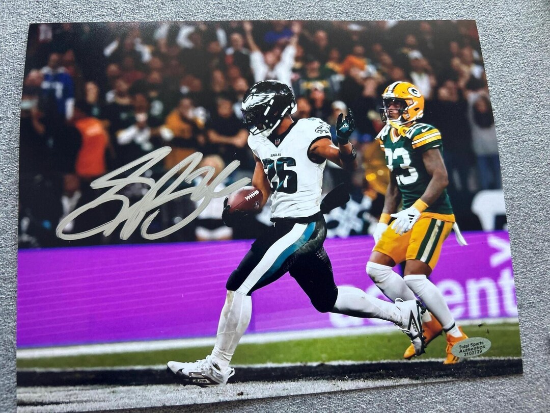 Saquon Barkley Signed Autographed Philadelphia Eagles Football Picture ...