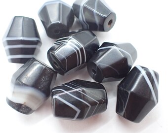 8 pcs striking BANDED faceted Sulemani AGATE STONE trade beads African estate