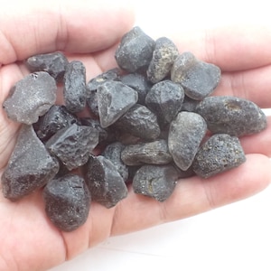 28 pcs 110 gram Tektite Colombianite Obsidian Lightning Stone Cintamani Crystals
