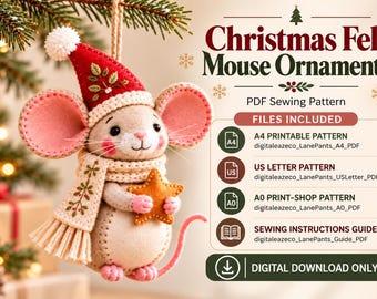 Könnte beinhalten: Ein Maus-Anhänger aus Filz mit roter Mütze, weißem Bommel und cremefarbenem Schal, der einen goldenen Stern hält. Text: Christmas Felt Mouse Ornaments, PDF Sewing Pattern, FILES INCLUDED, A4, US LETTER, A0, SEWING INSTRUCTIONS GUIDE, DIGITAL DOWNLOAD ONLY.
