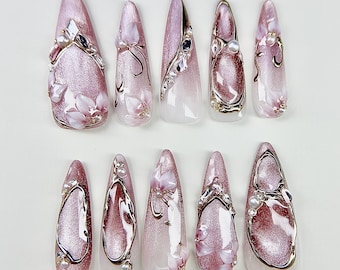 Roze bloemenpers op nagels, 3D-bloem parelnagels, lange amandelnagels, luxe goudkleurige chroomnagels, bruidsnagels, coquette-nagelset