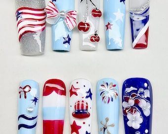 4 juli pers op nagels, patriottische nagels, rood wit blauwe sterren nagels, kersen- en striknagels, Independence Day Nails, USA 250e verjaardag