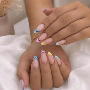 Unhas postiças coloridas com francesinha e strass, unhas elegantes, unhas personalizadas, conjunto de unhas kawaii, unhas para primavera/verão.