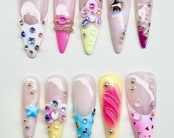 Kleurrijke strass-persnagels, Crystal Star Charms-nagels, Y2K-nagels, armbandnagels, Franse nagels, verjaardag vakantie lente zomer nagels