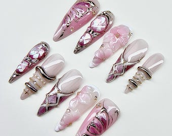 Berry Pink Cat Eye pers op nagels, chroomgeleinagels, lange stilettonagels, goudkleurige chroomnagels, Cyber Fairy Y2K-nagels