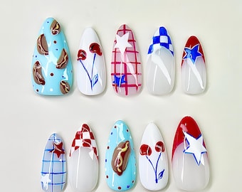 3D 4 juli pers op nagels, patriottische nepnagels, rood wit blauwe sterren nagels, kersennagels, Independence Day nagels, USA 250e verjaardag