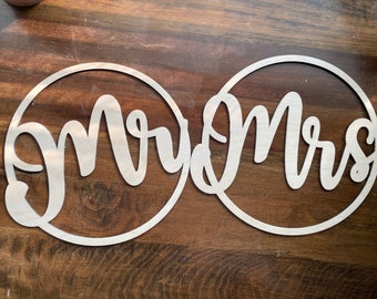 Meneer en mevrouw bruiloft stoel rugleuning borden SVG-bestand DIY bruiloft decor lasergesneden neutraal hout acryl Glowforge zelf maken