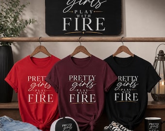 T-shirt de jolies filles jouant avec des pompiers : soudeur, pompier, t-shirt pour femmes de métier