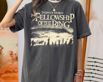 Vintage The Lord of the Rings Shirt, Retro Fellowship of the Ring Graphic Tee, Middle Earth Tshirt, JRR Tolkien Book Fan Gift