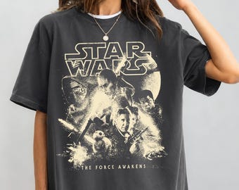 Vintage Star Wars The Force Awakens Shirt, Retro Kylo Ren Rey Graphic Tee, Han Solo Finn BB8 Tshirt, Sci-Fi Movie Gift, Galaxy's Edge Trip