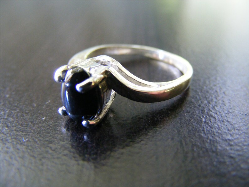 S191 Made to Order.. Sterling Silver Simple Twist Style Ring with 3 Carat Natural Star Diopside Gemstone