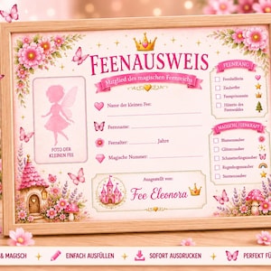 Könnte beinhalten: Gerahmtes, rosa-weißes, druckbares Zertifikat zum Thema Feen mit dem Text "Feenausweis" und "Digital Download". Das Zertifikat zeigt eine Feenillustration, Schmetterlinge und ein rosa Feenhaus. Für einen Kindergeburtstag.