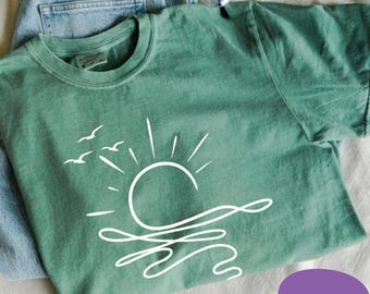 Comfort Colors Sun Ocean Shirt - Linear Graphic Boho Summer T Shirt - Trendy Beach Tee - Cute Minimalist Summer Tee