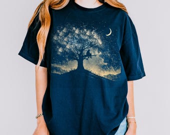 Moonlight Tree T-Shirt, Vintage Night Sky Tee, Silhouette Tree Shirt, Celestial Nature Graphic Tee, Aesthetic Moon Tshirt