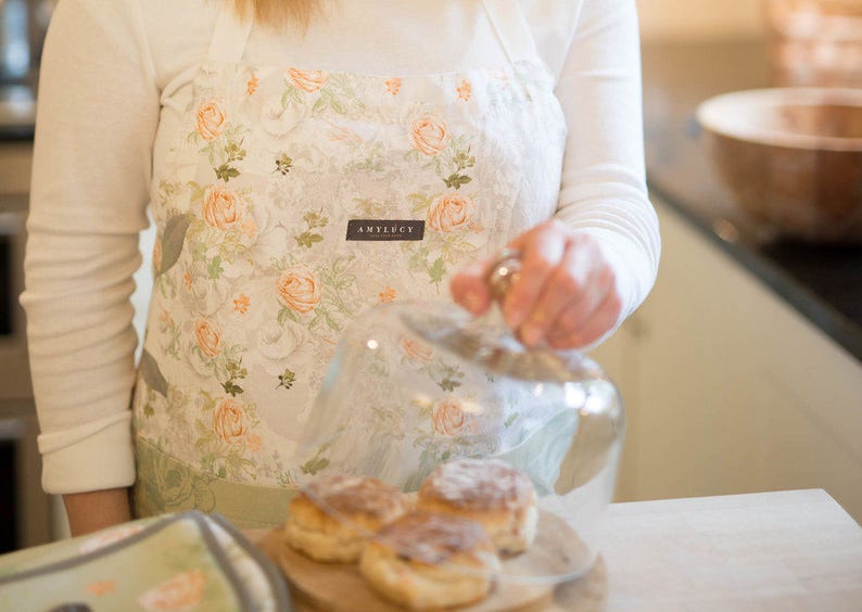 Green Ladies Apron Printed Apron The English Mansion Range Nature Apron Kitchen Apron Kitchen Apron Floral Apron Mum Gift