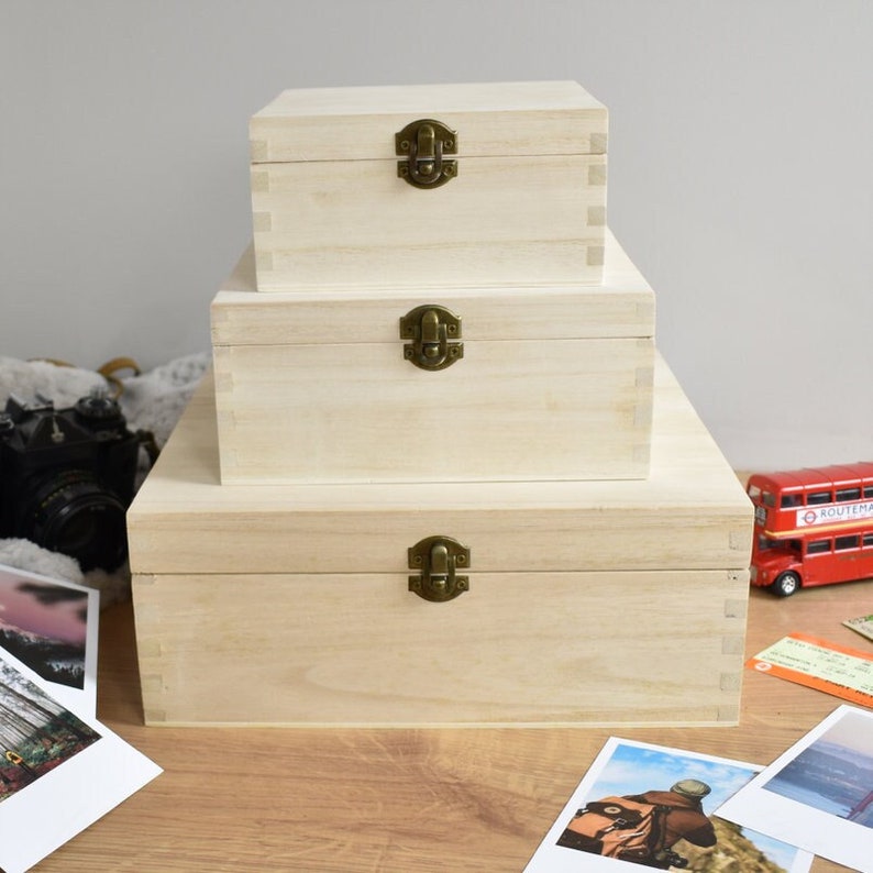 Engraved Pinky Couples Box, Personalised Wooden Wedding Memory Box, Custom Wedding Day Gift, Couple Anniversary Gift, Newlywed Gift, image 3