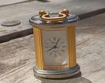 Horloge de cheminée miniature Woodford, ton doré, avec cadran oblong
