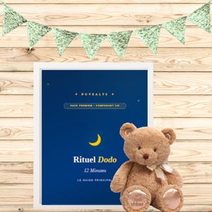 May include: A plush brown teddy bear with a cream-colored bow sits next to a framed blue document. The document reads "Rituel Dodo 12 Minutes" and has a crescent moon graphic. A banner of green triangles hangs above.