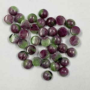 Cabochon rotondo di zoisite rubino naturale, gemma sfusa di alta qualità calibrata, pietra semipreziosa a fondo piatto per gioielli, tutte le misure disponibili.