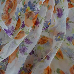 Magnifique tissu en voile au décor floral beau métrage
