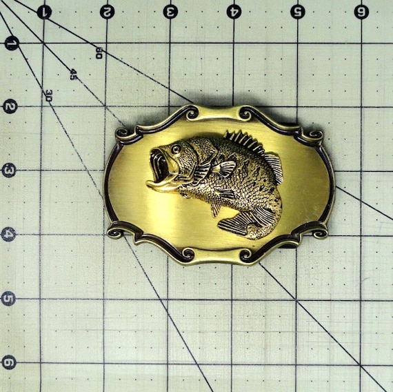 Golden Bass Belt Buckle Fisherman Sportsman Outdoorsman Vintage 1980s Raintree .GMP760