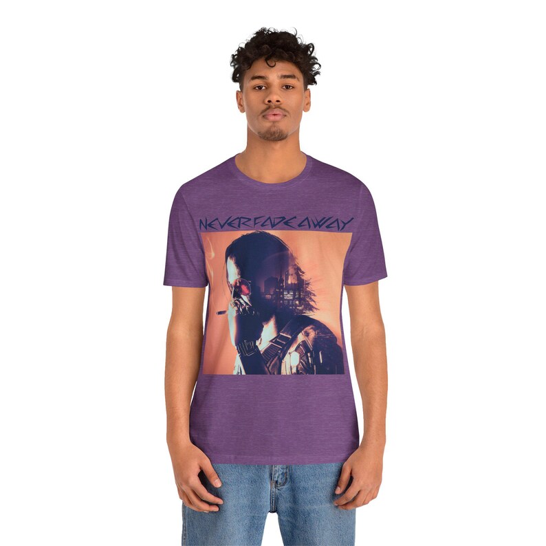 Camiseta unissex "Never Fade Away" de Johnny Silverhand - Cyberpunk 2077 imagem 3