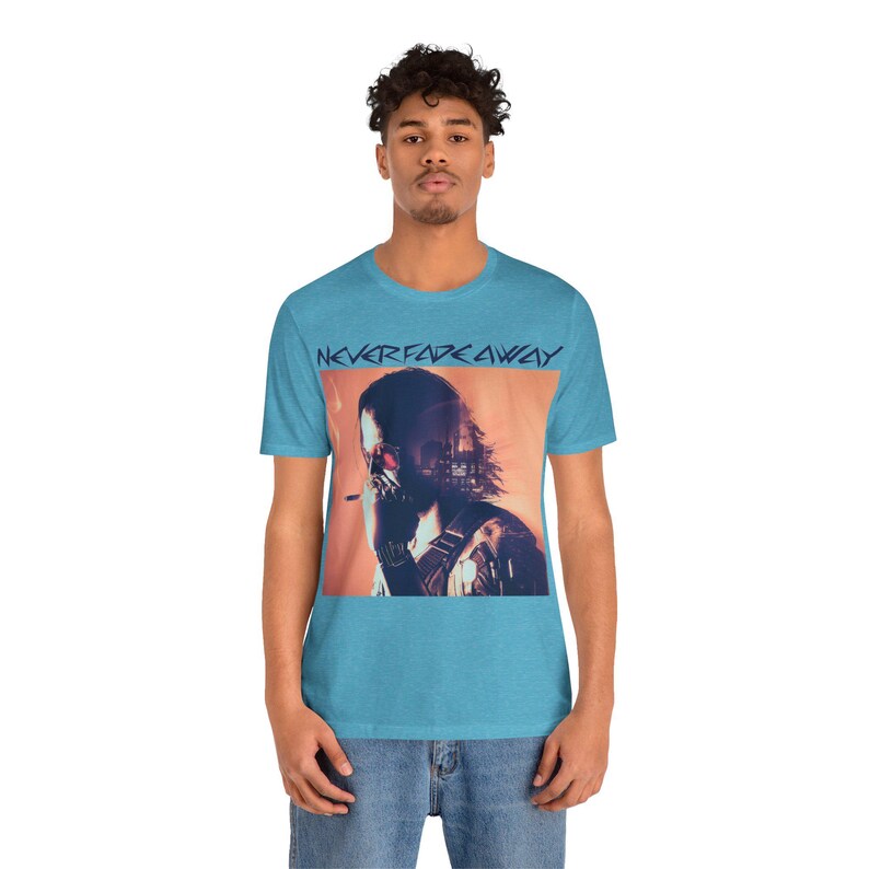 Camiseta unissex "Never Fade Away" de Johnny Silverhand - Cyberpunk 2077 imagem 5