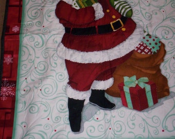 HAND QUILTED Christmas Santa with Gifts Wall Hanging *Free Shipping*