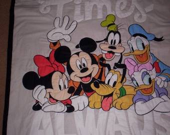 Disney's Mickey And Friends Hand Quilted Wall Hanging *Free Shipping*
