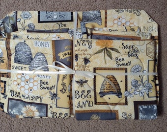 Bee Hive Kitchen Set Apron, Placemats, Pot holders