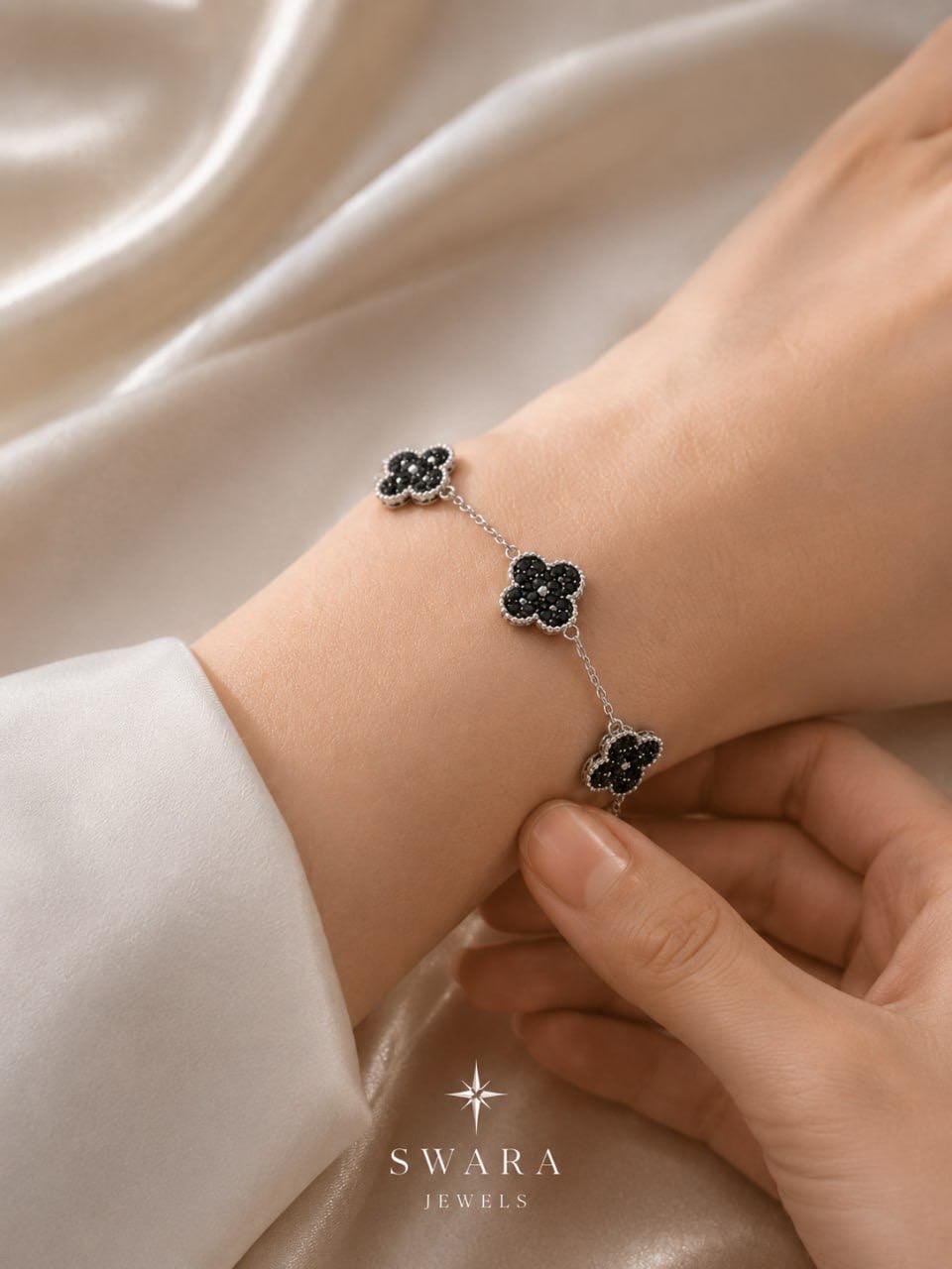 Black clover bracelet - Etsy 日本