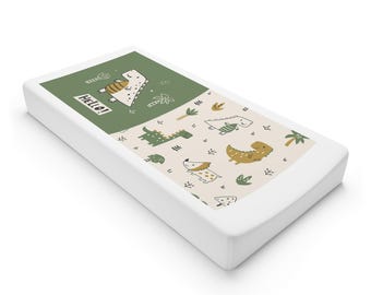 Capa para trocador de fraldas com estampa de dinossauros | Enxoval de bebê em malha jersey elástica