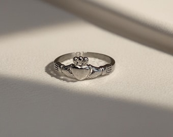 Bague coeur classique de Claddagh : anneau d'amitié fidélité amour celtique tailles 5-9