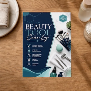 Op de afbeelding: Een rechthoekige Beauty Tool Care Log planner met een donkerblauw en wit marmeren ontwerp. De omslag bevat tekst en iconen voor het reinigen van make-up kwasten, sponsjes, onderhoud van apparatuur en huidverzorging.