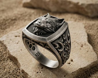 Wolf Signet Ring: Antique Sterling Silver - Gothic Viking Style