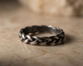 Delicate Braided Silver Ring - Celtic Wedding Band with Oxidized Detail