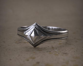 Dwarven-Inspired  925 Silver Ring, Handmade Fantasy Jewelry, Unique Artisan Design, Perfect Gift for RPG Gamers, Fans & Mythology Lovers