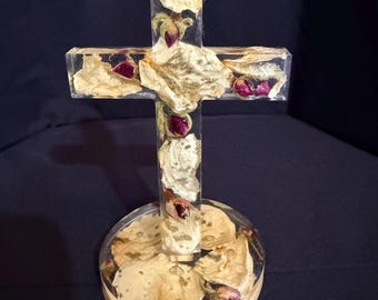 Resin cross with stand, flower petals and rose bud. Approx. 5.25” Tall