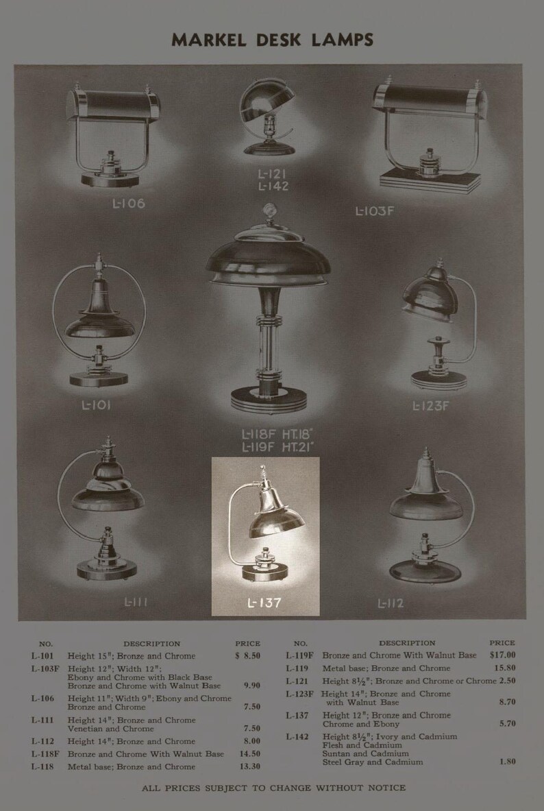 Puede incluir: Un anuncio de l&aacute;mparas de escritorio Markel, con varios dise&ntilde;os en bronce y cromo. Las l&aacute;mparas var&iacute;an en altura, algunas miden 30 cm. El anuncio incluye una lista de precios y el texto "MARKEL DESK LAMPS".