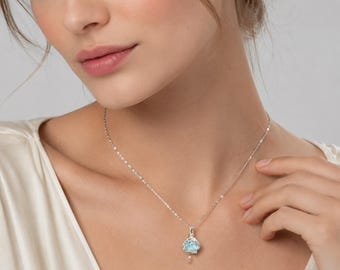 Gotische kist kruisketting, draadgewikkelde ruwe blauwe kristallen hanger, vampier rode kist sieraden, Dark Academia Witchy cadeauset voor haar