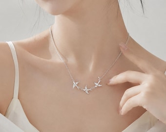 Sierlijke kristallen clusterstaafketting, zilveren gebogen diamanten golfhanger, elegante minimalistische bruidssieraden, glinsterend huwelijkscadeau voor haar