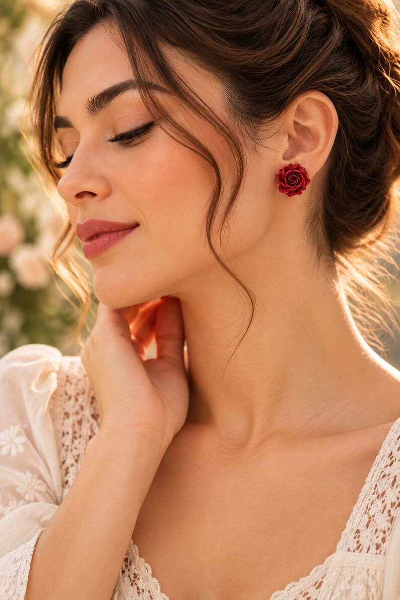 Red Rose Stud Earrings, Sculpted Resin Flowers bild 3