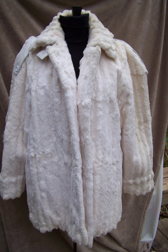 SUPER SOFT Cream Color Vintage Womens Rabbit Fur Stro… - Gem