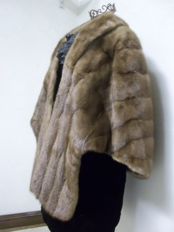 Extremely Soft Brown Mink Stole PERFECT FOR BRIDE… - image 1