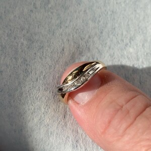 Vintage 10K Gold Ring With 6 Diamonds - approx Size 7 Classic Romantic Look