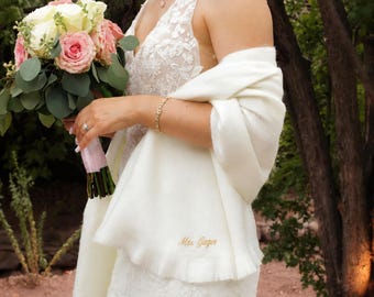 Bride Alpaca Wool Wedding Shawl, Luxury Ivory Bridal Wrap, Pashmina Personalized Embroidered Soft Wool White Scarf